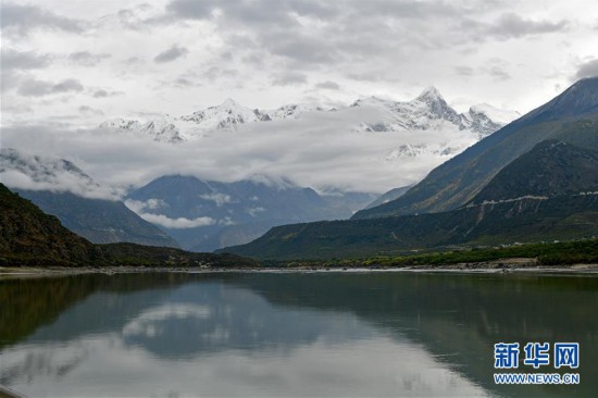 （美丽中国）（1）水墨南迦巴瓦峰