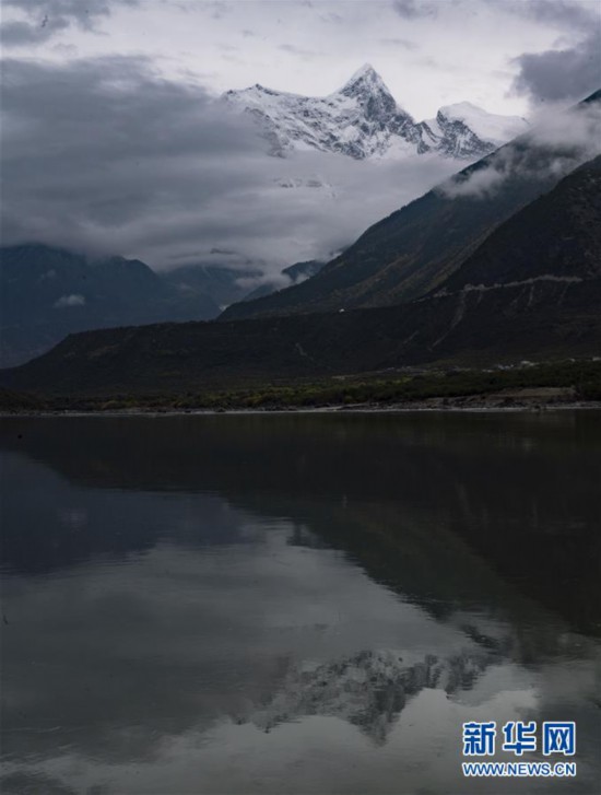 （美丽中国）（5）水墨南迦巴瓦峰