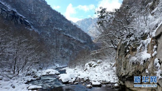 （美丽中国）（7）雪落秦岭 重峦茫茫