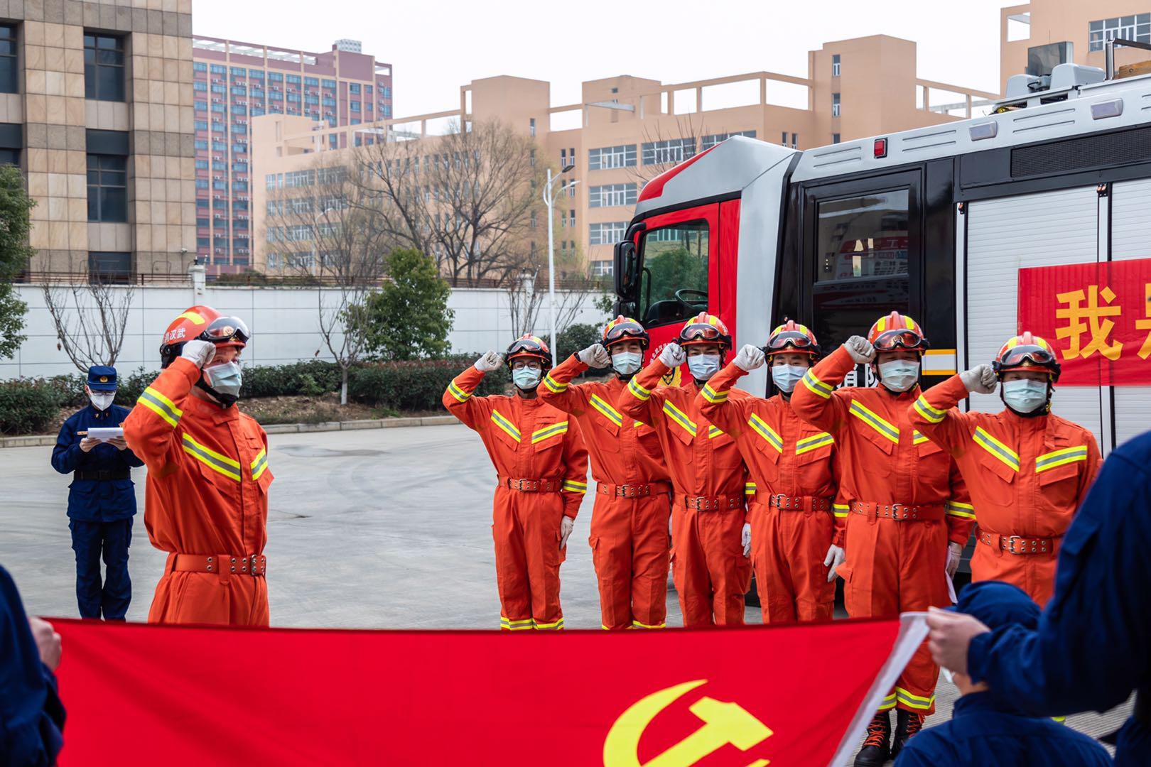 重庆涪陵区华岩应急救援队在行动