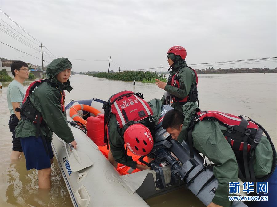 青春出列——暴雨洪峰中的热血成人礼