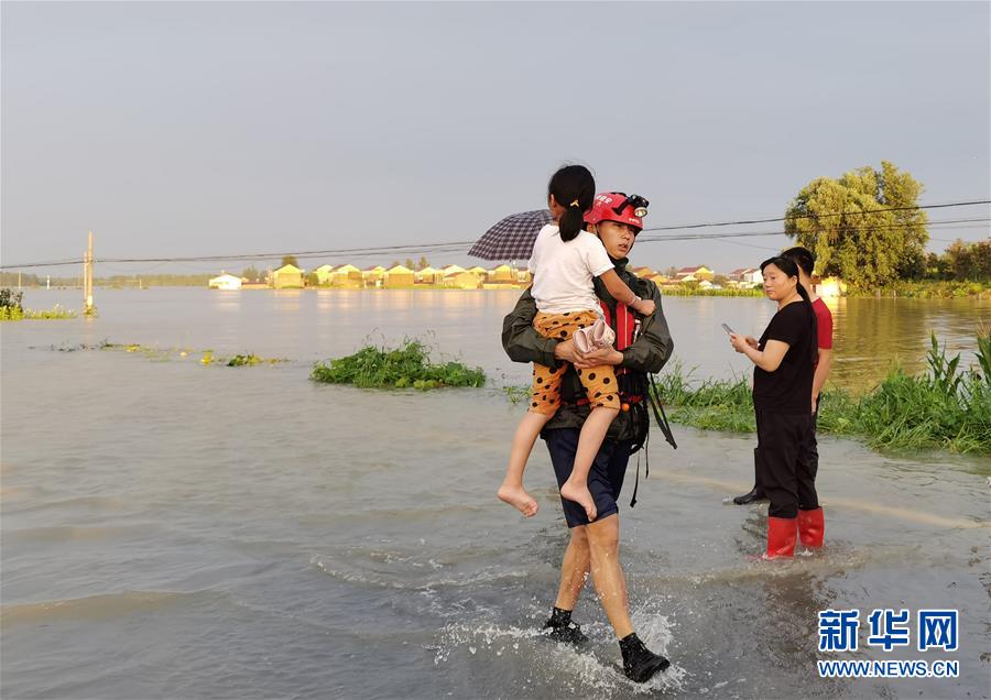 青春出列——暴雨洪峰中的热血成人礼