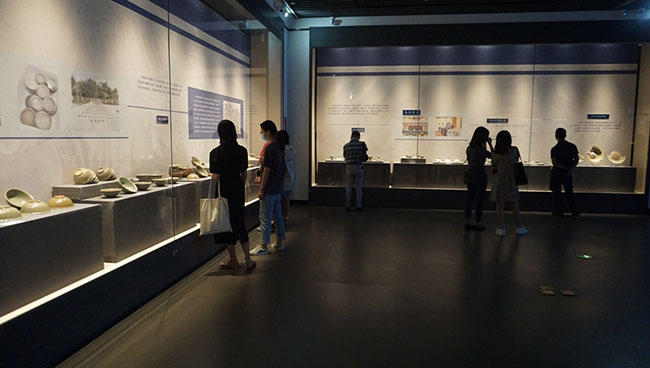 当天，展览吸引了许多市民前来参观。漳州市博物馆供图