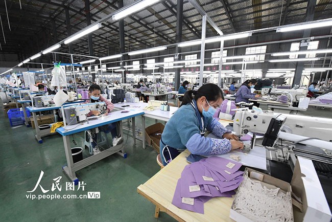 贵州榕江：东西部协作助群众家门口就业增收