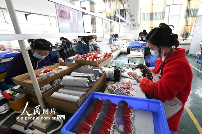 贵州榕江：东西部协作助群众家门口就业增收