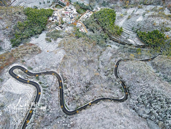 安徽庐江：大地银装素裹