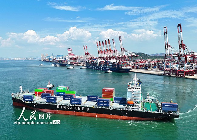 山东港口青岛港今年新增“一带一路”航线10条