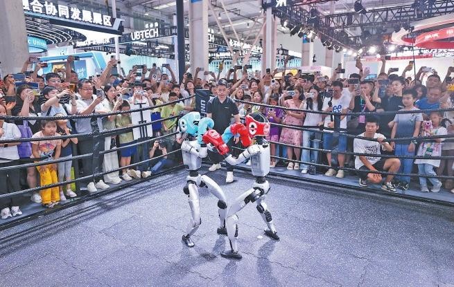 在世界机器人大会上感受“未来已来”（新时代画卷）