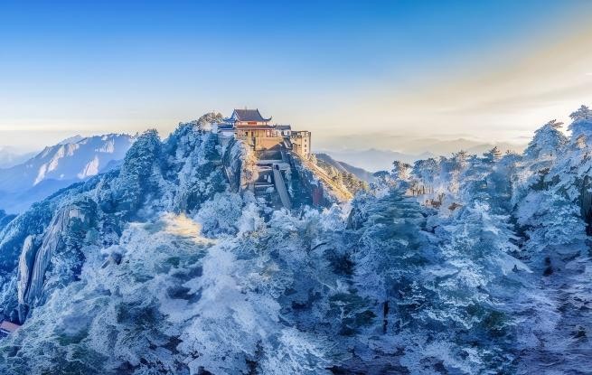 安徽池州：九华山雾凇美景迷游人