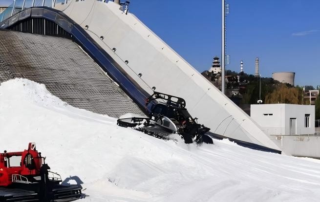 北京：首钢滑雪大跳台造雪工作启动