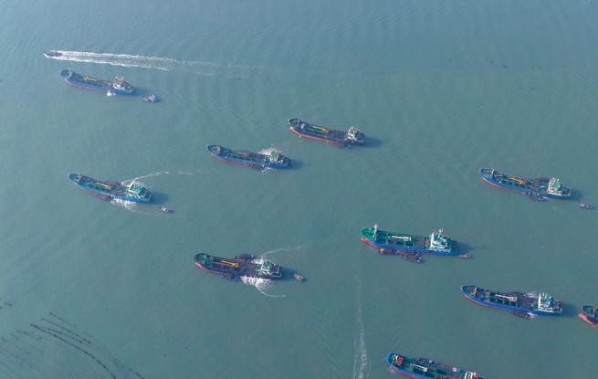 山东荣成：鲍鱼苗“南迁”