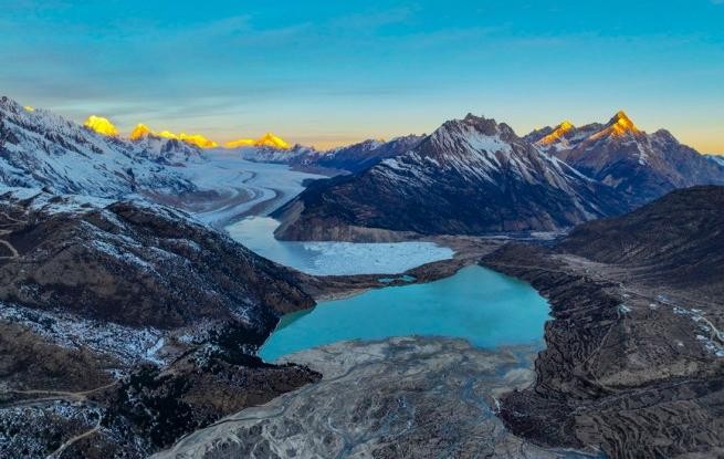 西藏八宿：来古冰川冬景