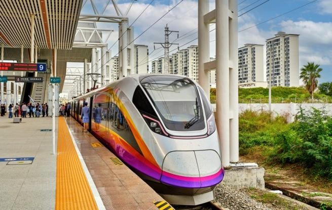 海南三亚：“三乐”主题列车开行一年