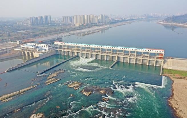 四川眉山：岷江彭山尖子山航电枢纽工程正式启动下闸蓄水