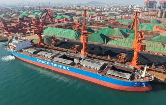 山东港口青岛港：电煤接卸 能源保供