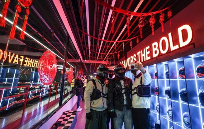 昔日粮仓成冬日暖玩地 拓展冬季城市消费新场景