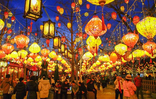 北京：张灯结彩迎新春