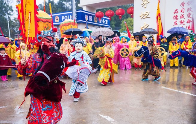 安徽池州：傩戏闹新春