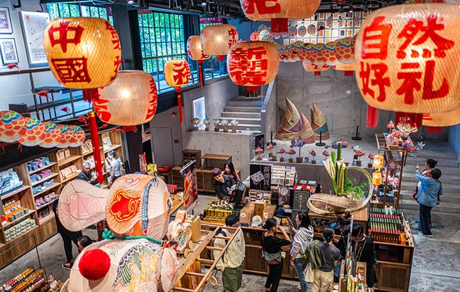 上海：首店经济激活商业街区活力 助力春日消费升温