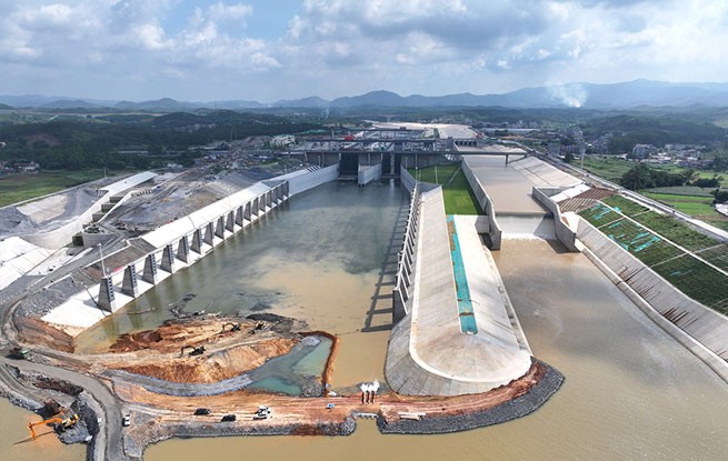 平陆运河全线通水