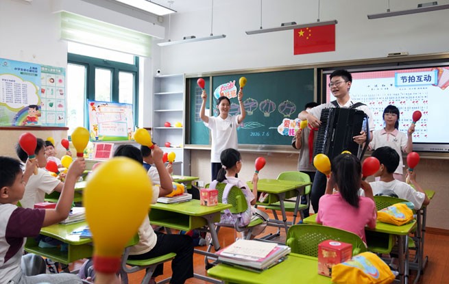 上海市小学生爱心暑托班开班
