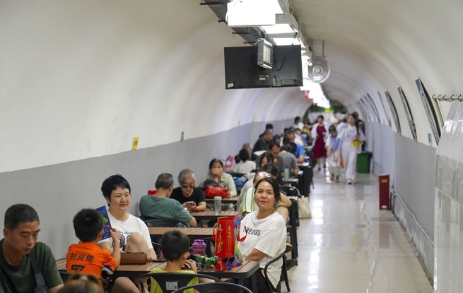 陕西西安：人防纳凉中心免费开放