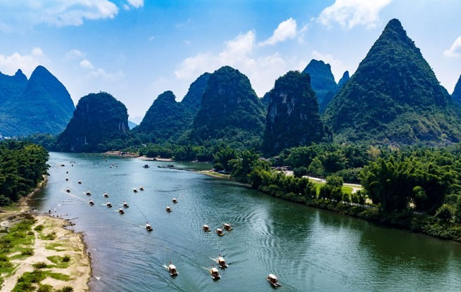 广西阳朔：游漓江 赏美景