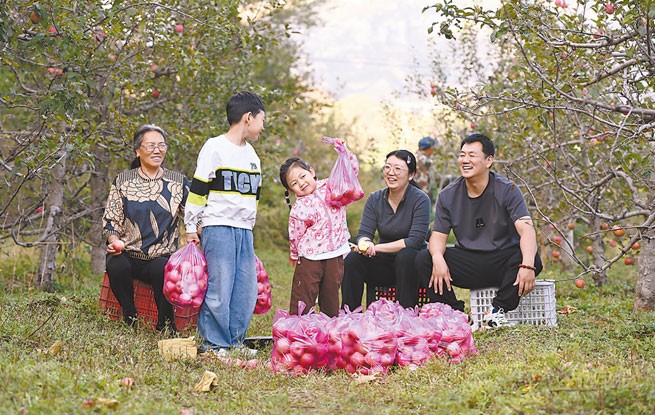 黄土生金 太行焕新（新时代画卷·总书记考察过的乡村）